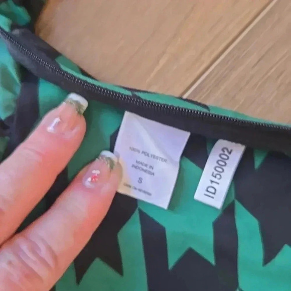 Geometric Green and Black Women's Top blouse - Picture 10 of 10